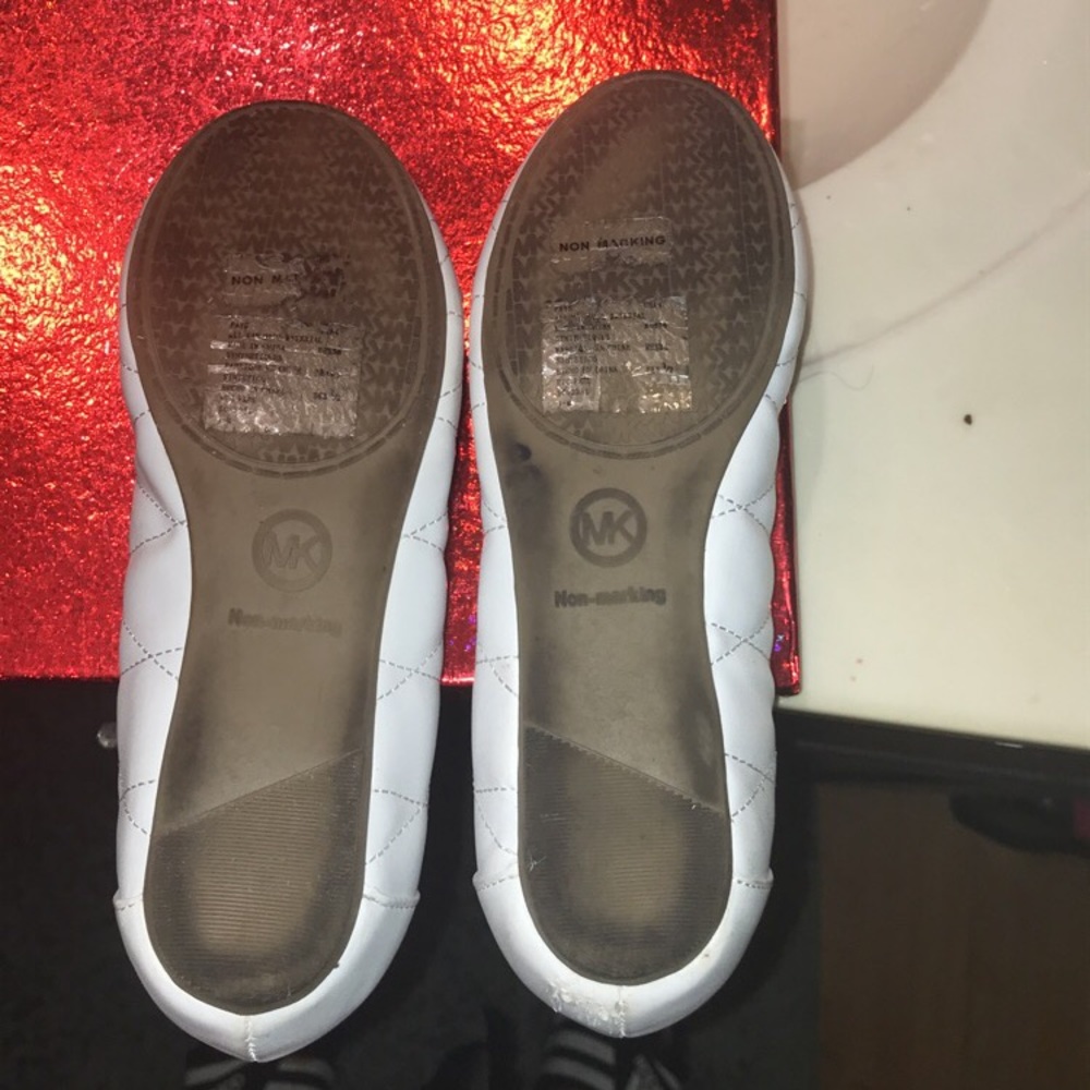 White Michael Kor flats with silver Mk - Picture 3 of 3